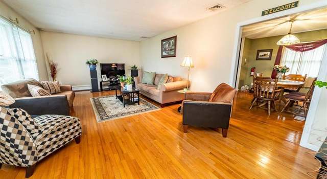 Photo of 9 Glen Manor Dr, Glen Gardner, NJ 08826