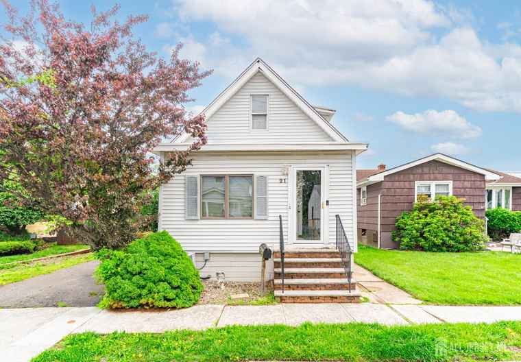 Photo of 21 Suydam Ave Edison, NJ 08817