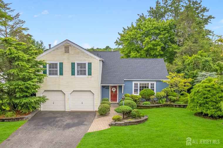 Photo of 1095 Bandon Rd Toms River, NJ 08753
