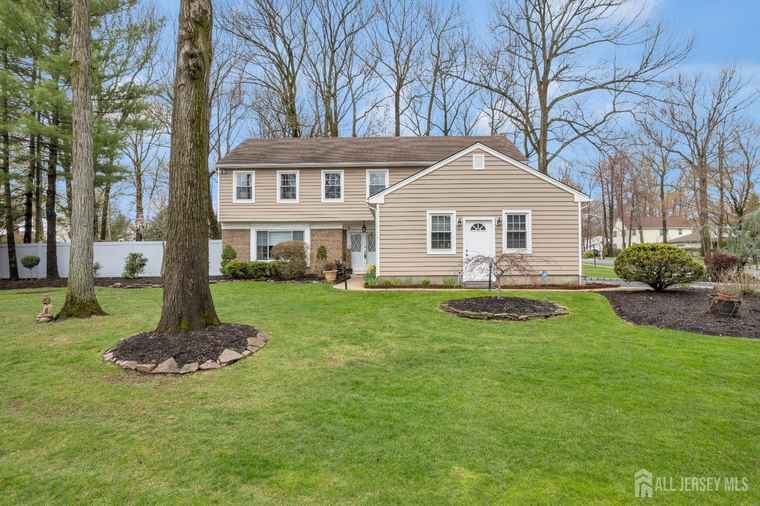 Photo of 2 Pine Ridge Dr Edison, NJ 08820