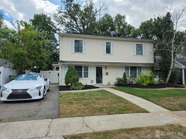 Photo of 42 Markham Rd Edison, NJ 08817