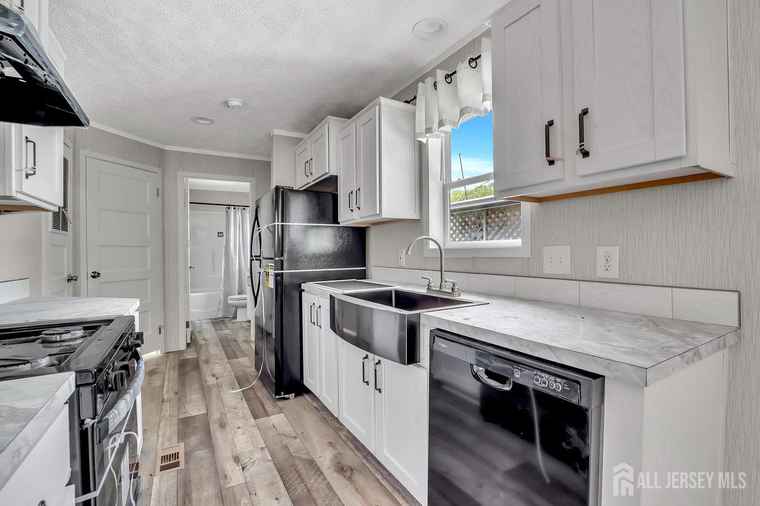 Photo of 2505 Woodbridge Ave Unit 9L Edison, NJ 08817