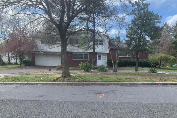 16 W Zoller Rd East Brunswick Nj 08816 Realtor Com