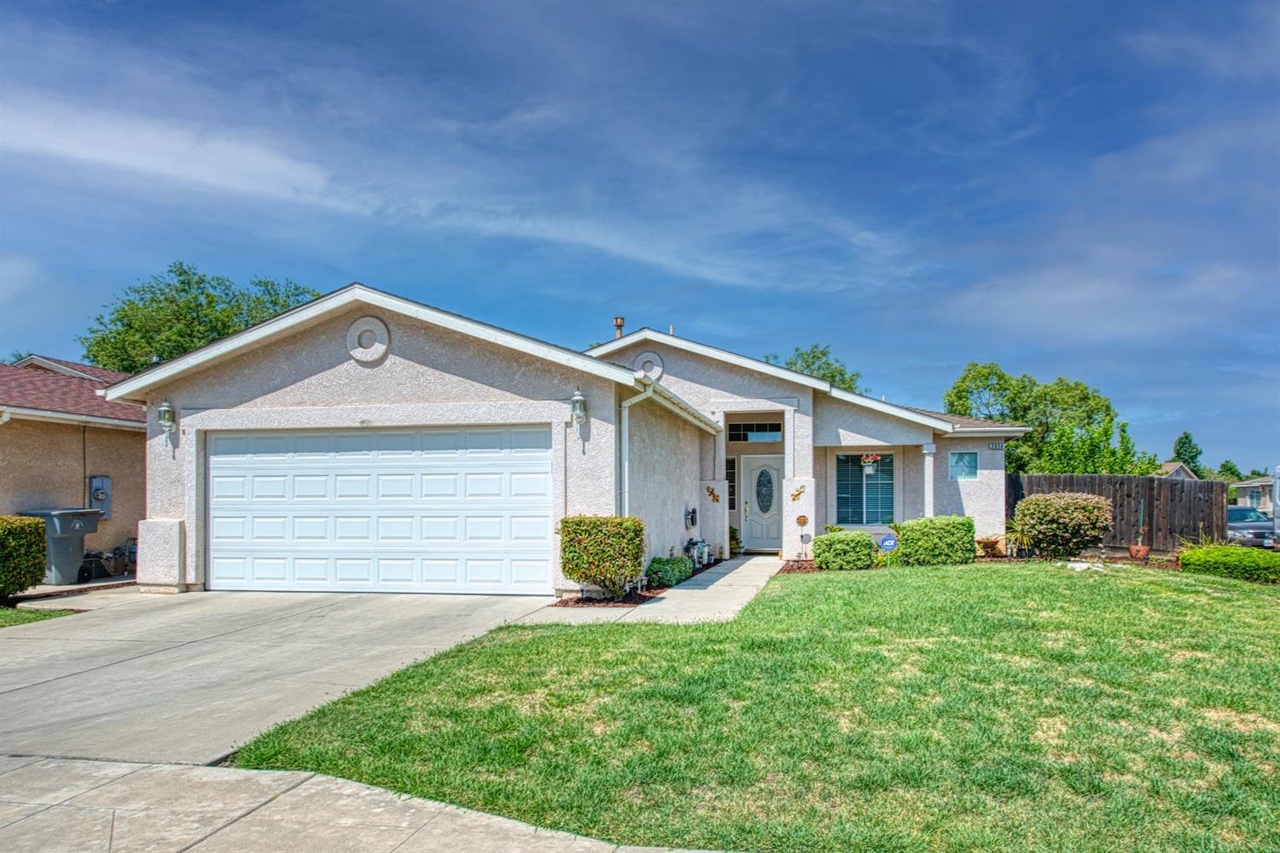 2024 Coventry Ave, Clovis, CA 93611 | MLS# 562149 | Redfin
