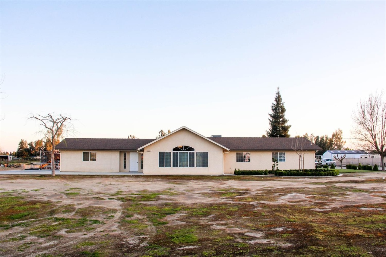 5397 W Shields Ave, Fresno, CA 93722 | MLS# 519693 | Redfin