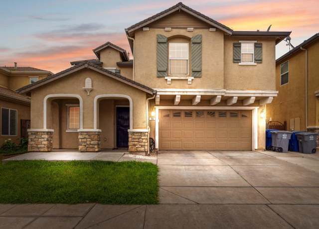 Property at 996 Papaya St, Madera, CA 93638, 4 beds, 2.5 baths