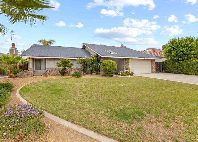 Property at 665 E Davis Dr, Dinuba, CA 93618, 3 beds, 2 baths