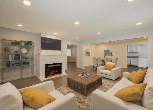 Property at 467 E San Bruno Ave, Fresno, CA 93710, 3 beds, 3 baths