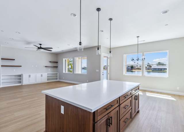 Property at 8385 Lake Shore Dr, Chowchilla, CA 93610, 4 beds, 3 baths