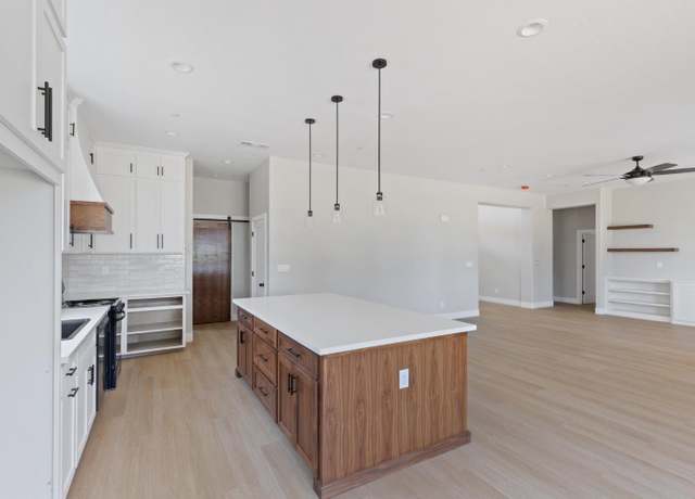 Property at 8440 Lake Shore Dr, Chowchilla, CA 93610, 4 beds, 3 baths