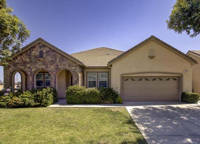 Property at 2688 Vartikian Ave, Clovis, CA 93611, 3 beds, 2 baths
