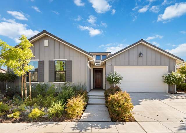 Property at 1022 Moonrise Way, Madera, CA 93636, 4 beds, 3 baths