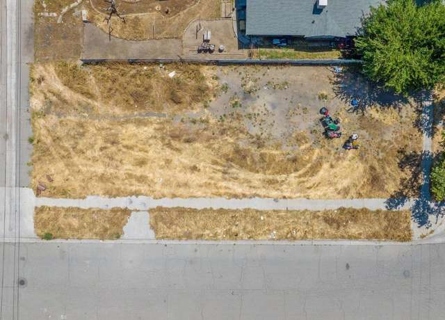 Property at 162 E St, Fresno, CA 93706
