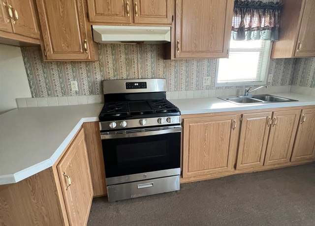 Property at 1218 E Cleveland Ave #85, Madera, CA 93638, 2 beds, 1 bath