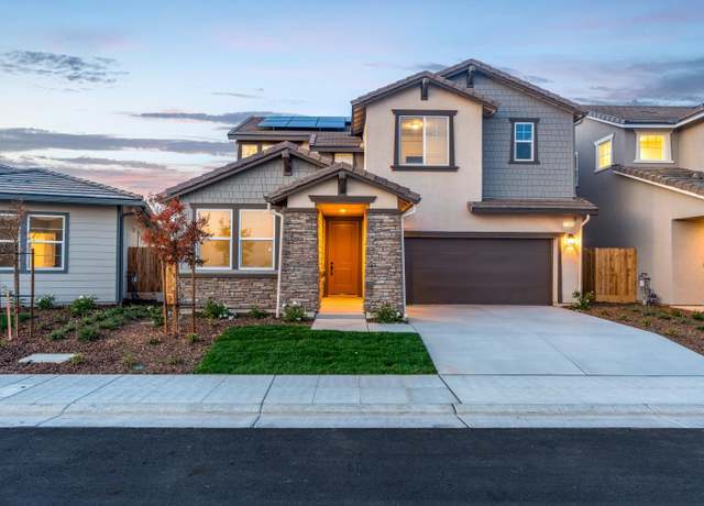 Property at 1143 Grant Ave W, Madera, CA 93636, 4 beds, 2.5 baths