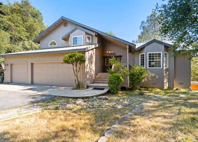 Property at 39301 Moonray, Oakhurst, CA 93644, 4 beds, 3 baths