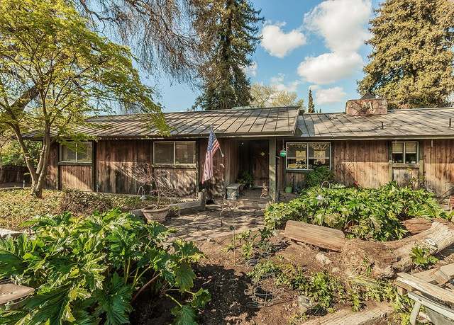 Property at 18046 Fisher Dr, Visalia, CA 93292, 3 beds, 1.75 baths