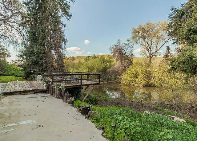 Property at 18046 Fisher Dr, Visalia, CA 93292, 3 beds, 1.75 baths