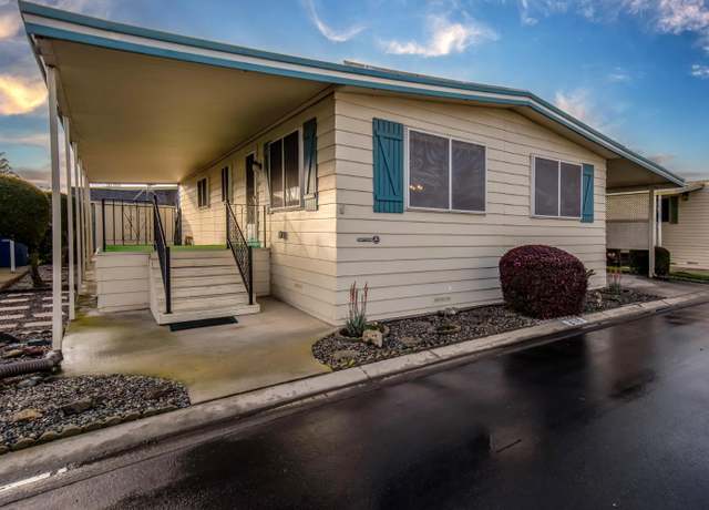 Property at 1001 Sylmar Ave #218, Clovis, CA 93612, 2 beds, 2 baths