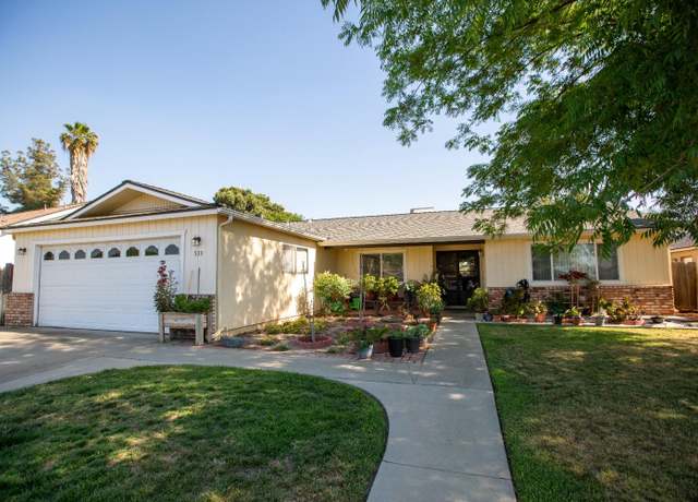 Property at 539 E Hazelwood Dr, Lemoore, CA 93245, 3 beds, 2 baths