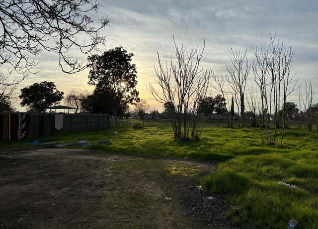 Property at 2432 S Walnut Ave, Fresno, CA 93706