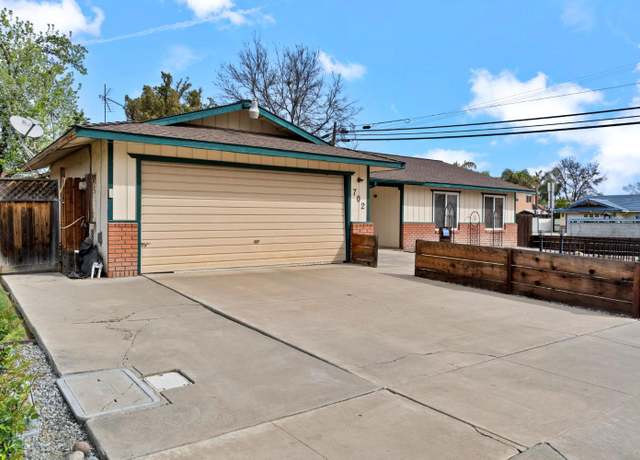 Property at 702 W Cortner Ave, Hanford, CA 93230, 3 beds, 2 baths
