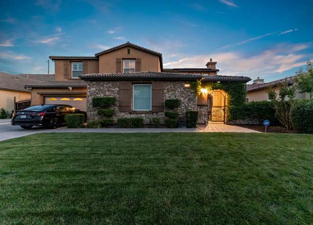 Property at 10591 E Biscayne Ct, Clovis, CA 93619, 5 beds, 4.25 baths