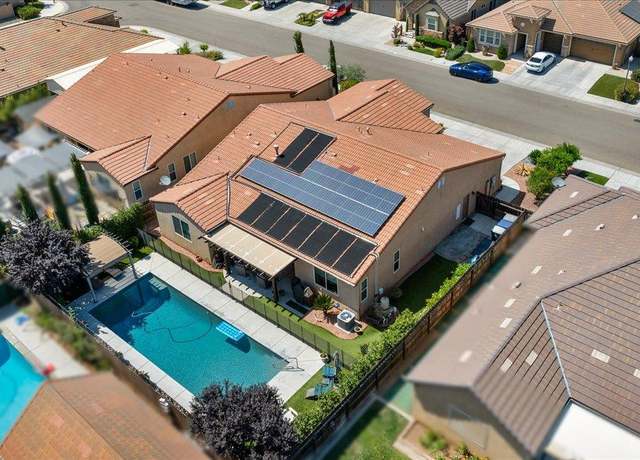 Property at 3982 Flint Ave, Clovis, CA 93619, 3 beds, 2.75 baths