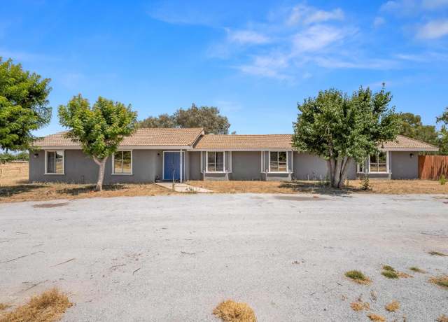 Property at 10485 E Herndon Ave, Clovis, CA 93619, 3 beds, 2 baths