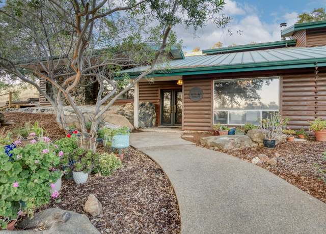 Property at 18155 Tollhouse Rd, Clovis, CA 93619, 3 beds, 2.5 baths