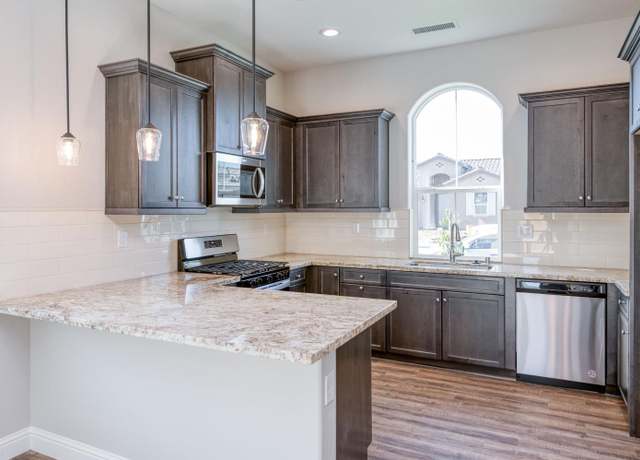 Property at 1192 Dandelion Ln, Madera, CA 93638, 3 beds, 2 baths
