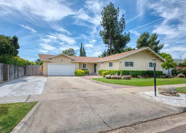Property at 917 W Norwich Ave, Fresno, CA 93705, 3 beds, 2 baths