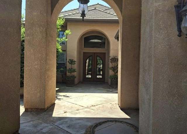 Property at 7225 E Olive Ave, Fresno, CA 93737, 4 beds, 4 baths