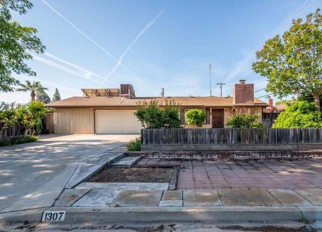 Property at 1307 E Portals Ave, Fresno, CA 93710, 5 beds, 1.75 baths