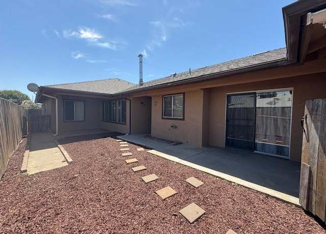 Property at 2407 W Carmen Ave, Fresno, CA 93728, 3 beds, 1.75 baths