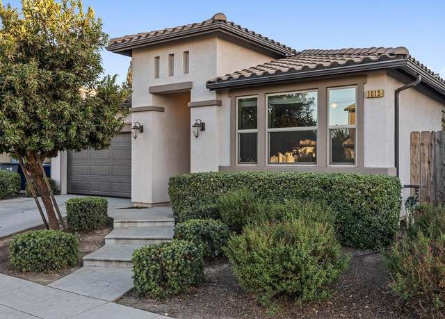 Property at 1015 E Carnoustie Ave, Fresno, CA 93730, 4 beds, 3 baths