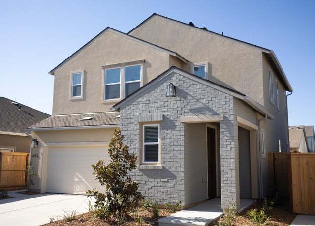 Property at 696 Grace Way, Madera, CA 93636, 3 beds, 2.5 baths