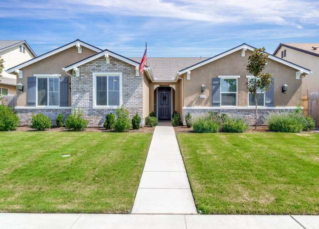 Property at 2417 Avenue 396, Kingsburg, CA 93631, 4 beds, 2 baths