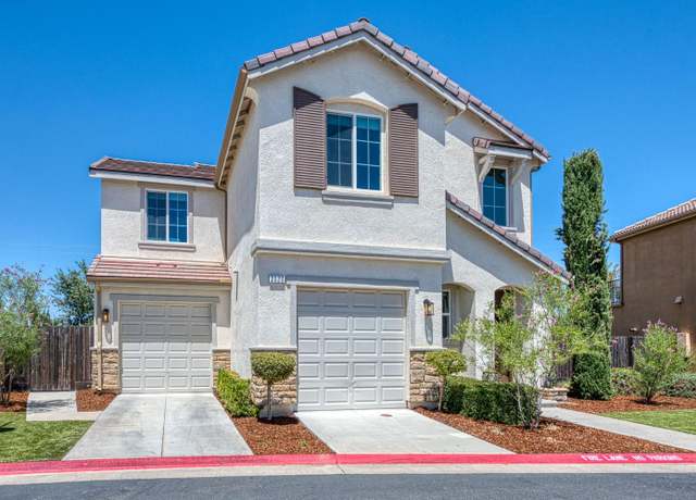 Property at 2020 E Makenna Dr, Fresno, CA 93730, 3 beds, 2.5 baths