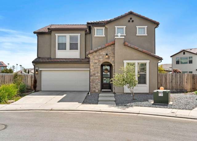Property at 2984 Vermont Ave, Clovis, CA 93619, 5 beds, 2.75 baths