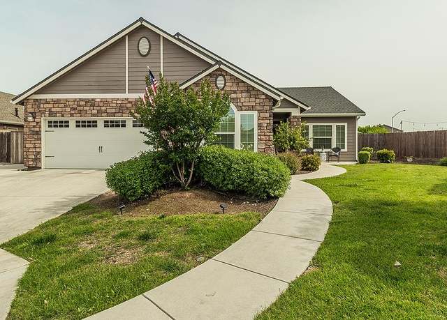 Property at 4008 Rall Ave, Clovis, CA 93619, 4 beds, 3 baths