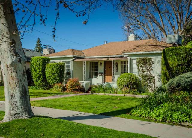 Property at 2423 N Thorne Ave, Fresno, CA 93704, 3 beds, 1.75 baths