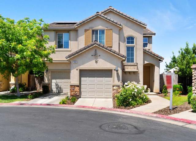 Property at 3083 Cirque Ln, Clovis, CA 93619, 3 beds, 2.75 baths
