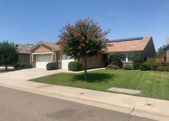 Property at 3233 Robinwood Ave, Clovis, CA 93619, 3 beds, 2.25 baths