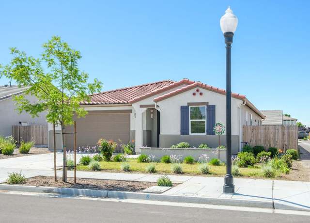 Property at 952 Howard St, Kingsburg, CA 93631, 4 beds, 3 baths