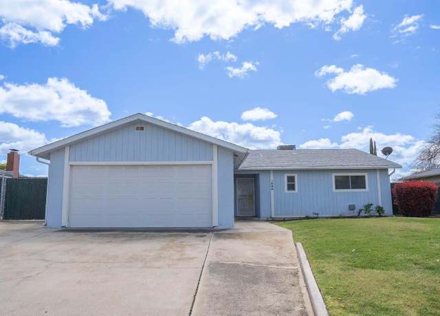 Property at 1696 Griffith Ave, Clovis, CA 93611, 3 beds, 1.75 baths