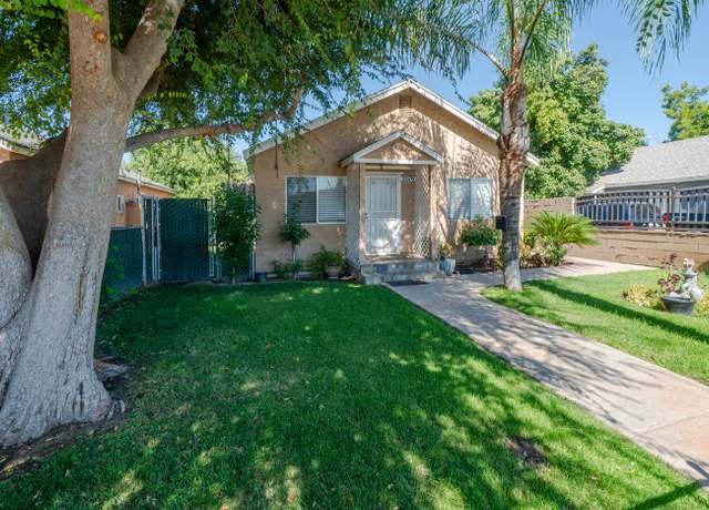 Property at 2576 S Cedar Ave, Fresno, CA 93725, 3 beds, 1 bath