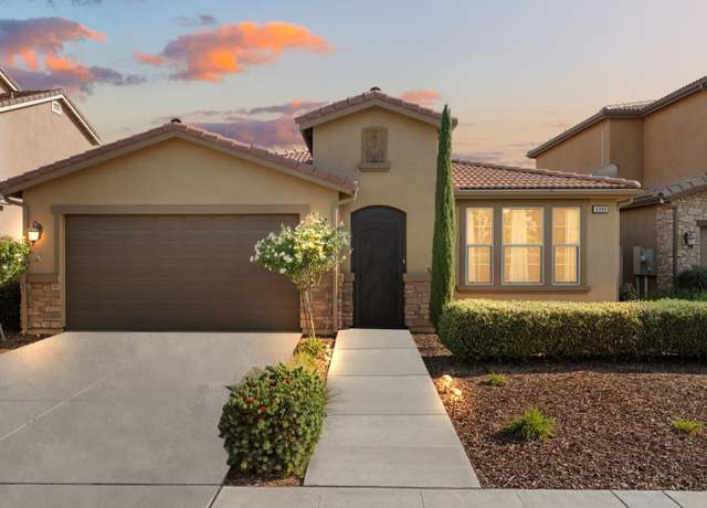 Property at 5989 W Turtle Bay Dr, Fresno, CA 93722, 2 beds, 1.75 baths