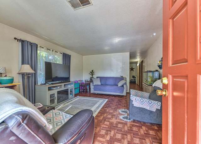 Property at 140 Inca Dr, Soledad, CA 93960, 3 beds, 2 baths
