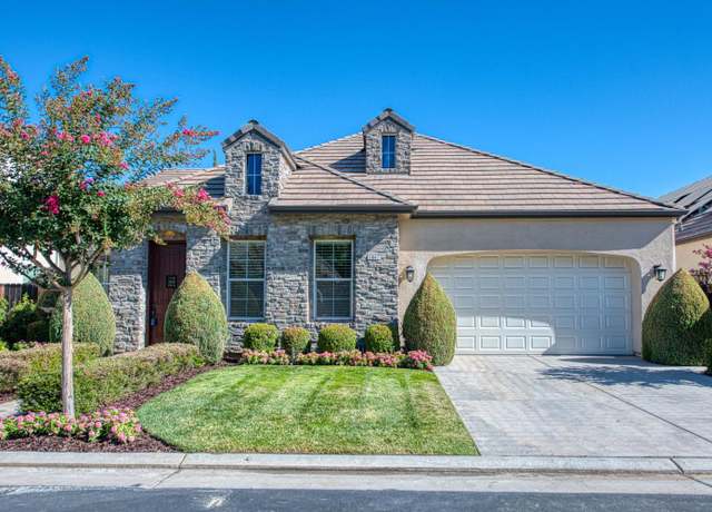 Property at 1047 Loyola Ave, Clovis, CA 93619, 3 beds, 2 baths